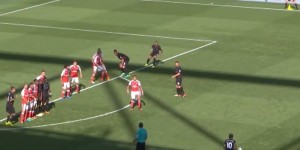 孔帕尼悼念曼城忠实球迷拳王哈顿：传奇永存，城市精神不灭